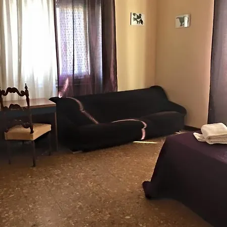 0m² , Met 0 Privé Badkamer In Historical Center Appartement