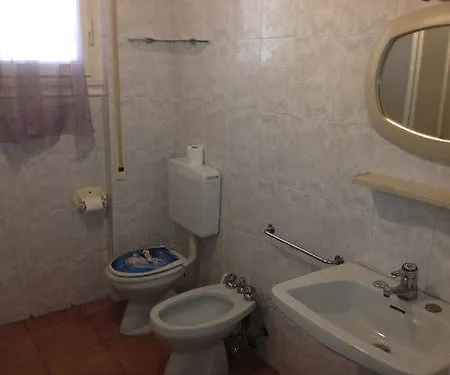Appartement 0m² , Met 0 Privé Badkamer In Historical Center